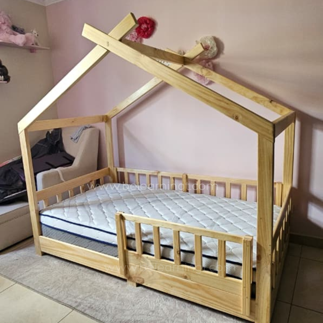 Cama Casita (Con barandas removibles)